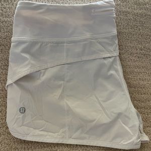 Lululemon Speed Up Low Rise 3.5” White Shorts Size 8